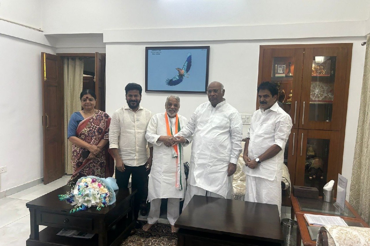 K Keshava Rao joins Congress
