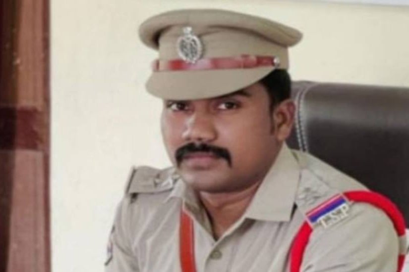 ashwaraopet SI dies in hospital while undergoing treatment after suicide attempt