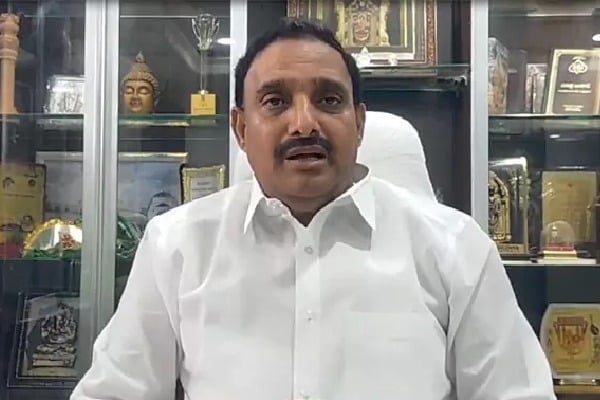 Arekapudi Gandhi demands KCR to respond on 