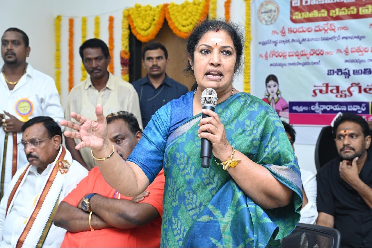 Purandeswari talks about Vizag Steel Plant