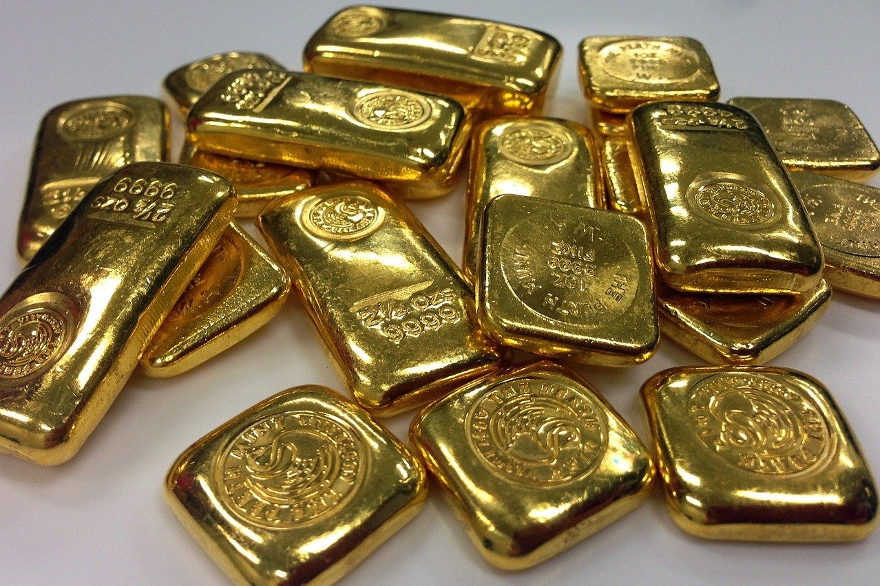 gold imports record high of 10 06 billion dollors in august