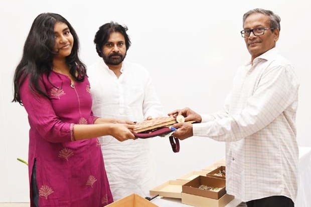 pawan kalyan intresting gift to his daughter adya