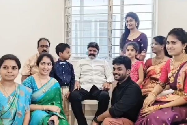 Balakrishna attends his fans gruhapravesham