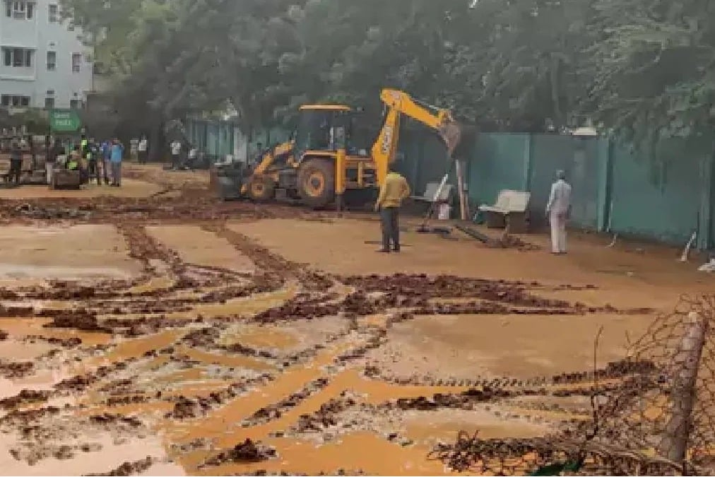 Hydra Bulldozers Demolish Unauthorised Structures In Kavuri Hills Hyderabad