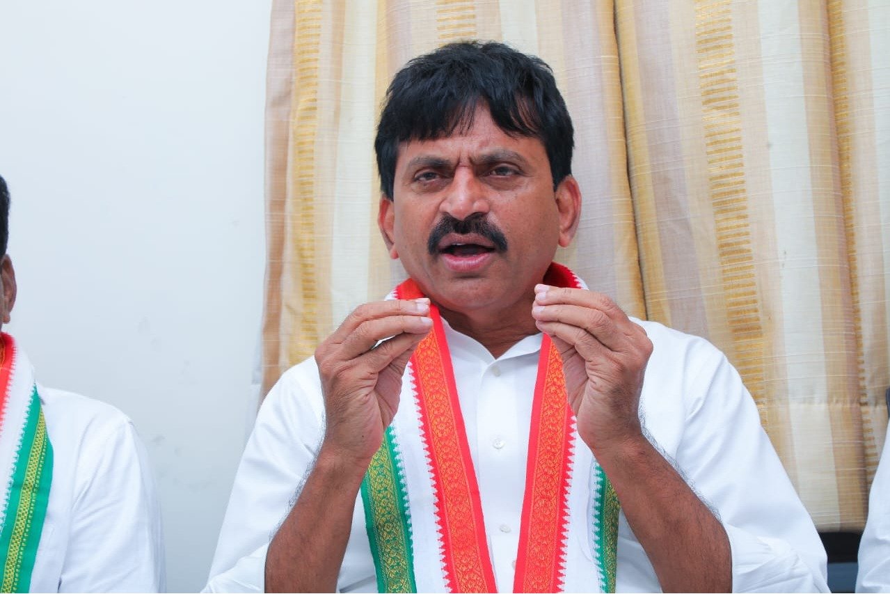 Ponguleti Srinivas Reddy says government will give rs 10 thousand for acre