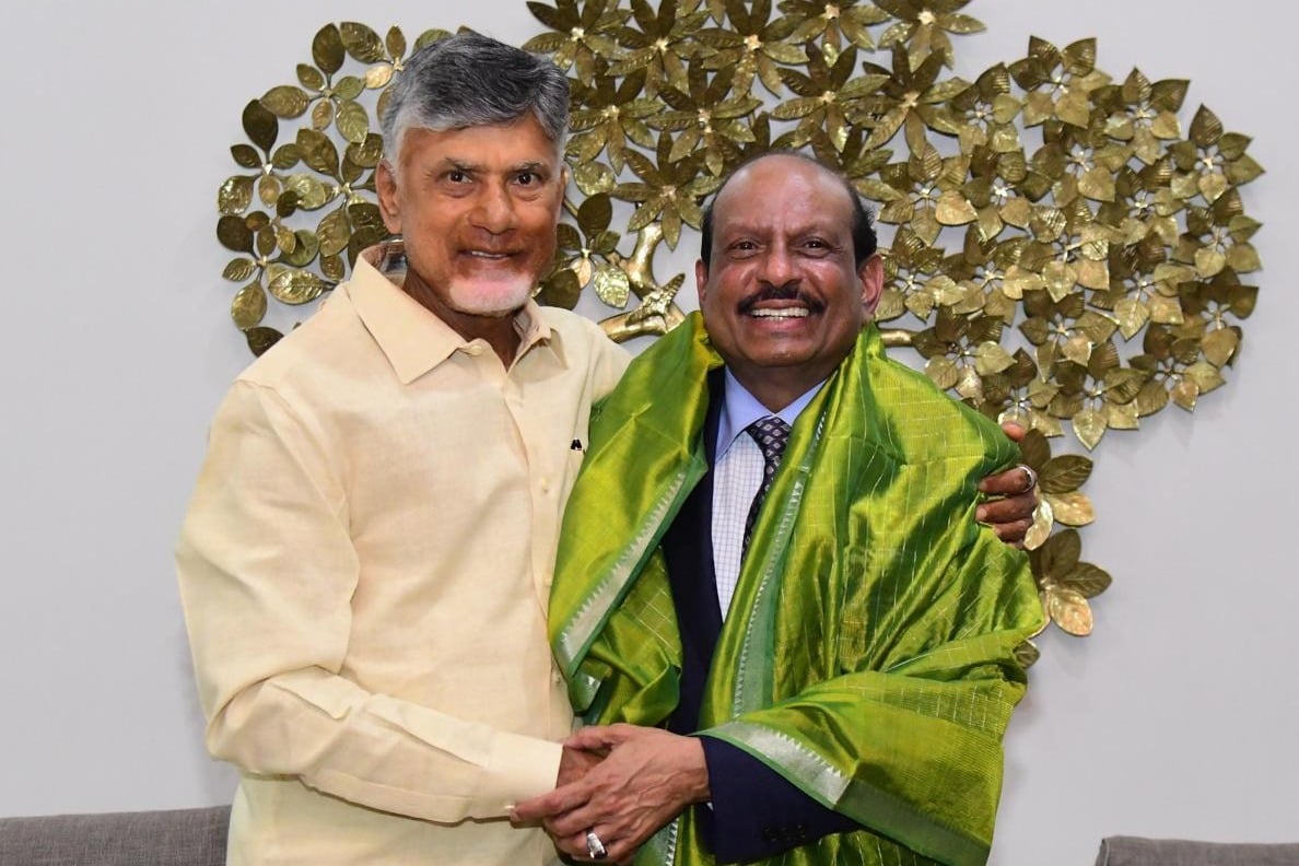 AP CM Chandrababu welcomes Lulu