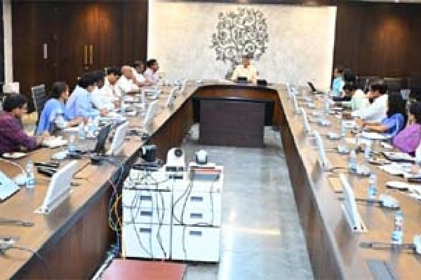 cm chandrababu review meeting on flood relief fund