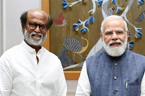 PM Modi Enquires with Wife Latha about Rajinikanth Health