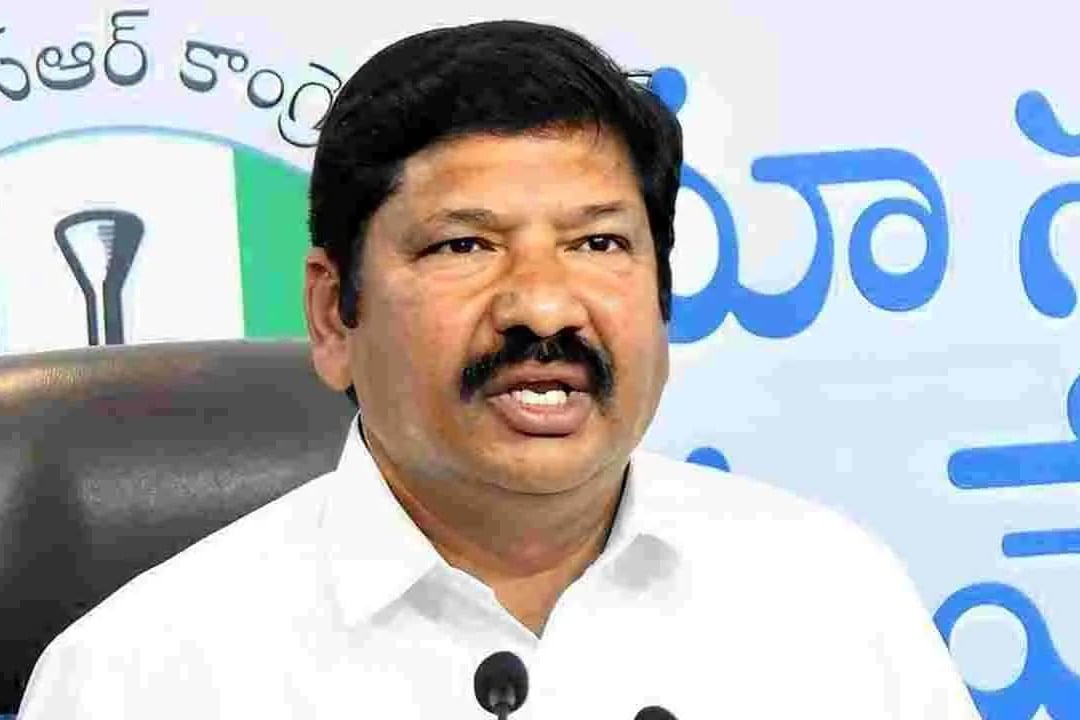 chandrababu home attack case police sent notices to ycp ex minister jogi ramesh