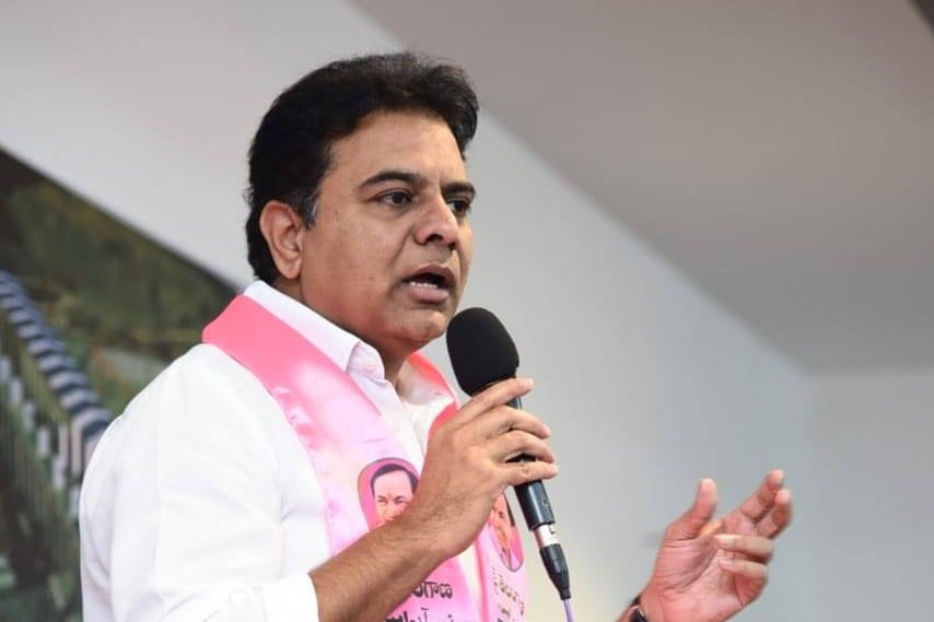 KTR sends legal notice to Konda Surekha