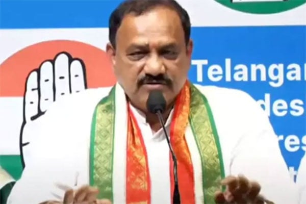 Telangana PCC Chief Mahesh Kumar Goud about Konda Surekha Comments 