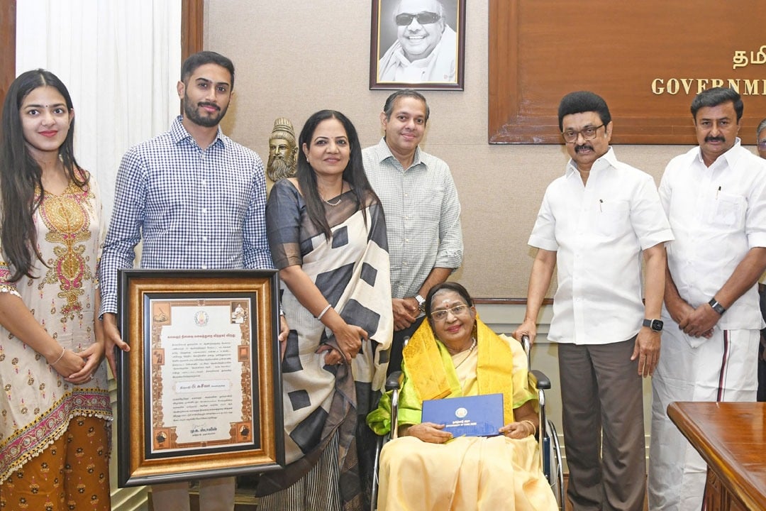 Tamil Nadu Chief Minister Presents Kalaignar Memorial Kalaithurai Vithagar award To P Susheela