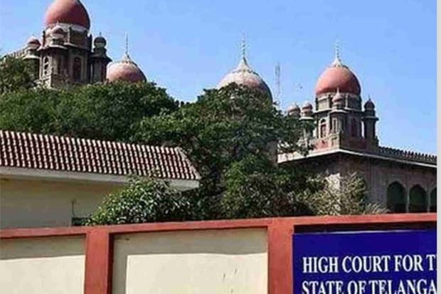 ias officers filed lunch motion petition in telangana high court on cat decission