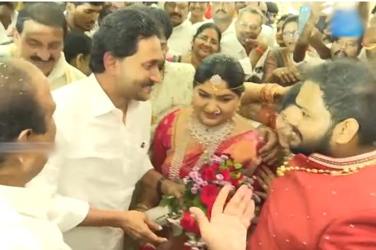 Jagan attends YCP leader daughter marriage