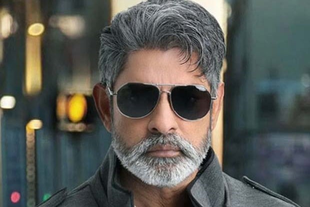 jagapathi babu sensational comments on awards