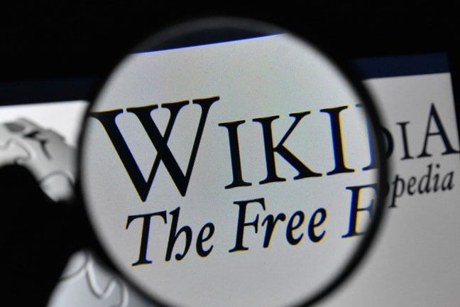 Government puts Wikipedia on notice 