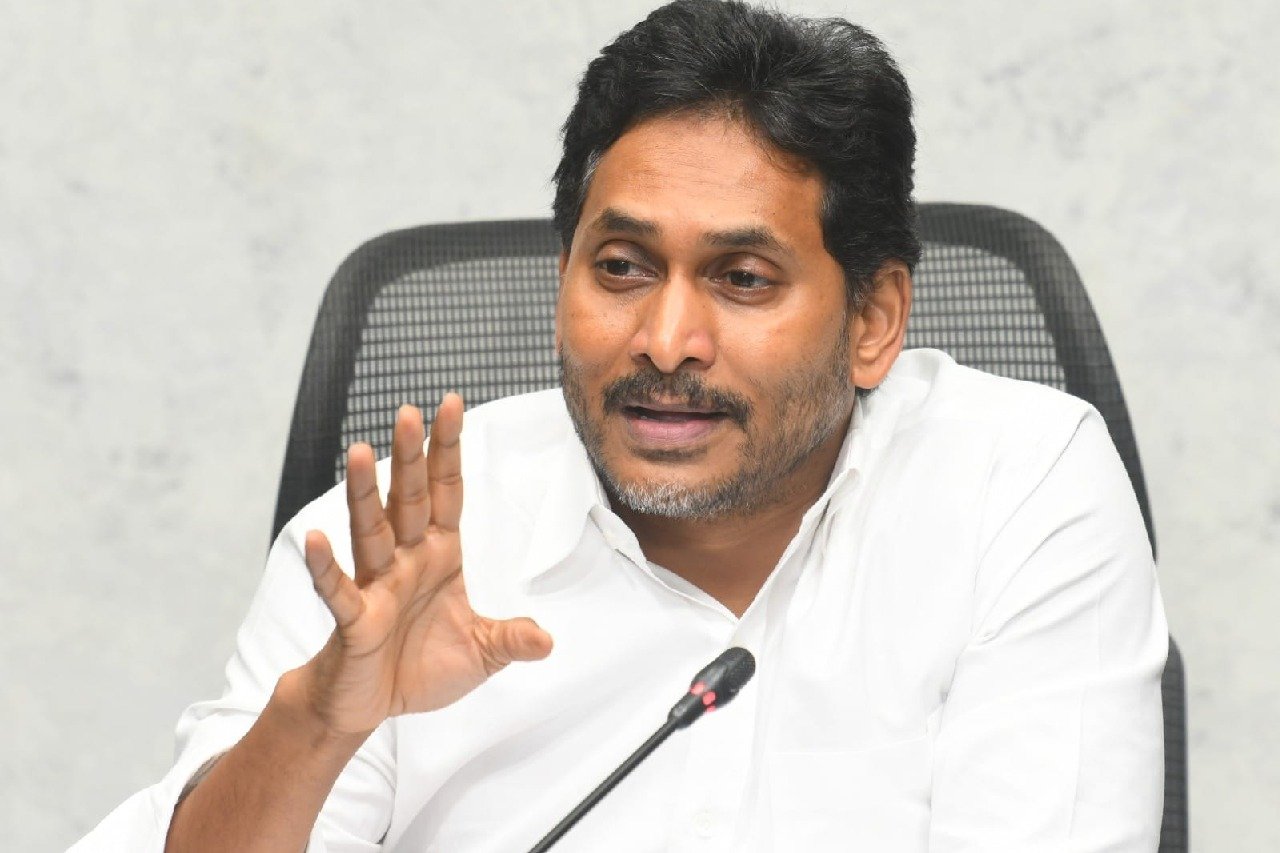 Jagan take a dig at Chandrababu over social media posts