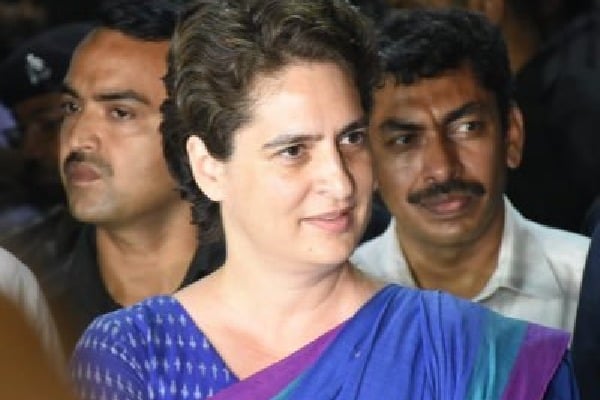 Male cops entering women rooms wrong says Priyanka gandhi