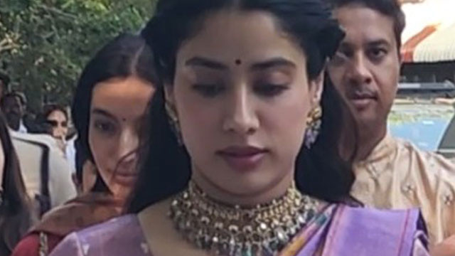 Janhvi Kapoor objected to Peddi movie camera angles as leaked chats go viral