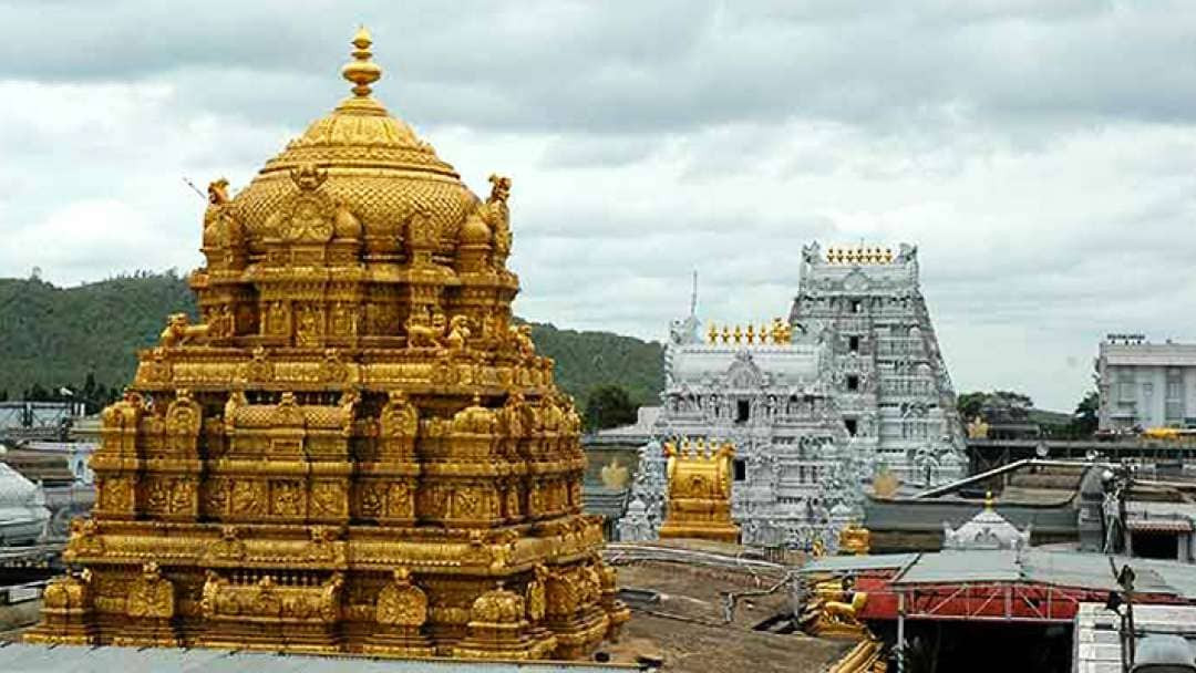 Tirumala heavy rush continues as devotees flock for darshan