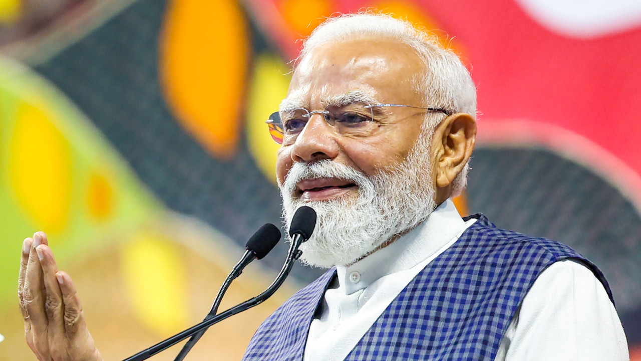 Narendra Modi creates new history as Prime Minister by breaking Nehrus record