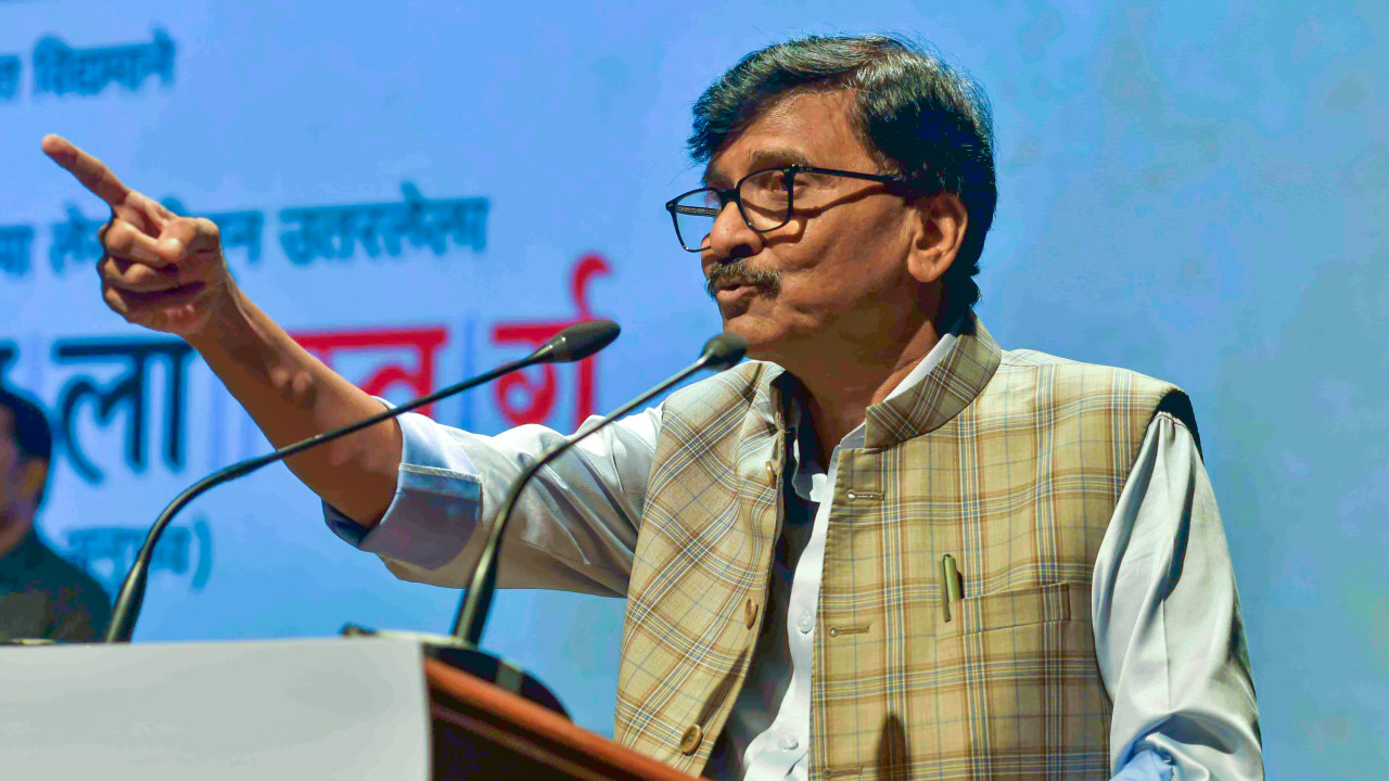 Modi Aurangzeb born from same soil Sanjay Raut severe comments