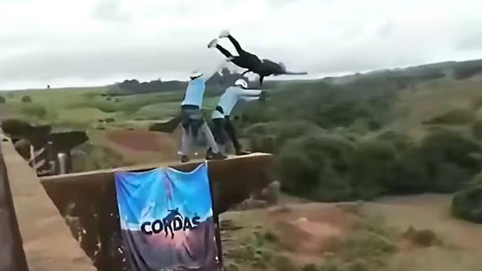 Maria Eduarda Rodrigues de Freitas dies after being pushed from 130 feet without safety rope