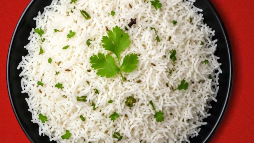 Washing rice before cooking Is it good or bad