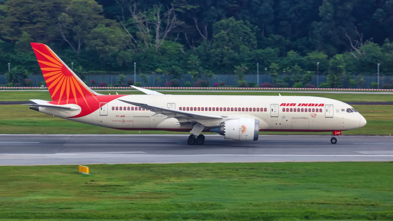 Air India cleaning staff member becomes internet hero with inspirational words