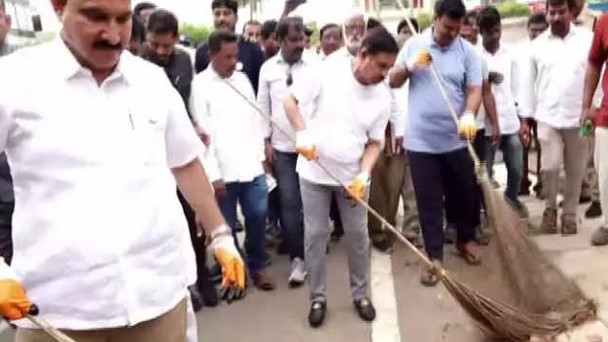 Pralhad Joshi says Center is committed to Amaravati development