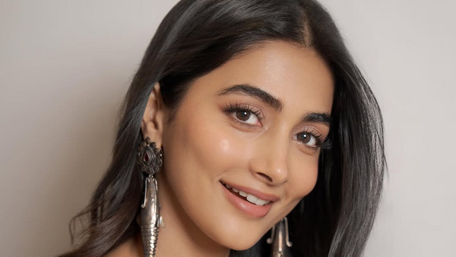 Pooja Hegde uses treadmill in reverse for fitness