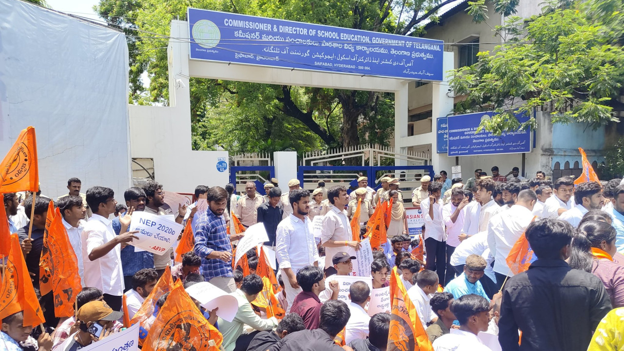 ABVP protests against fee exploitation in Hyderabad leading to tension and arrests