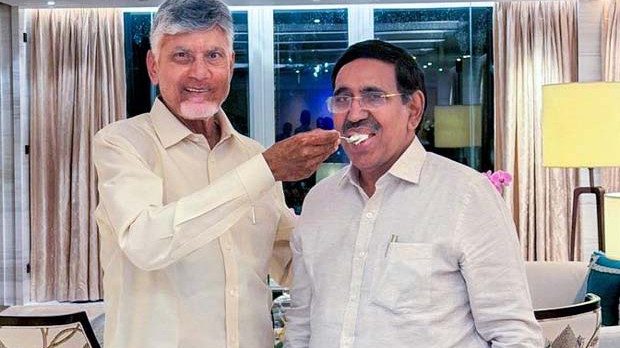 Chandrababu Naidu celebrates Minister Narayana birthday in Singapore photos here