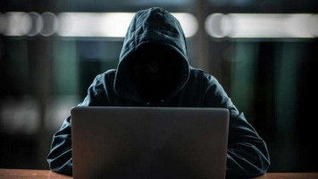 Naresh Gujral Major Cyber Fraud Crores Stolen from Former PM Son Account