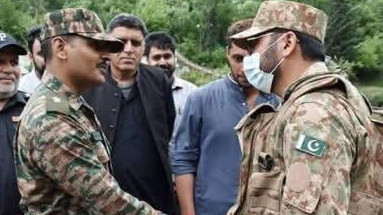 Rare scene at LoC as Indian and Pakistani military officers shake hands