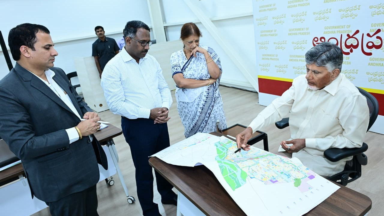 New boost for Amaravati Speed up Bank Street construction Chandrababu Naidu orders CRDA officials
