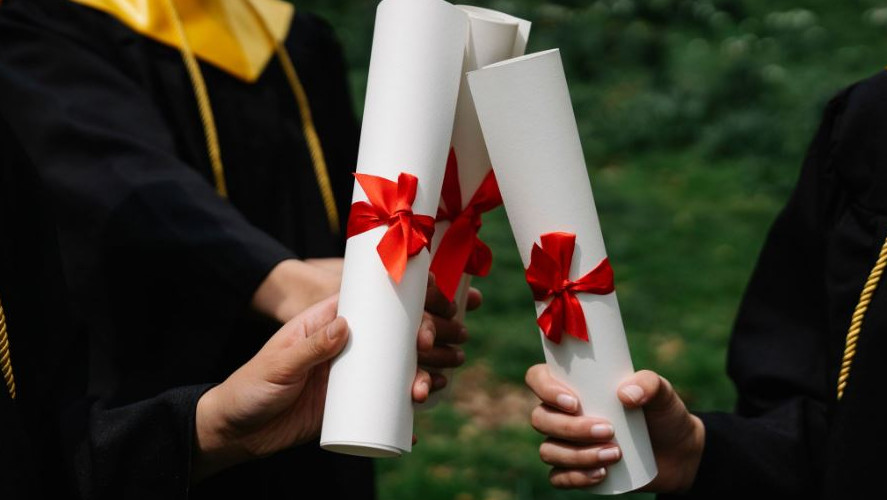 Saurabh Mukherjea comments on whether stopping education after intermediate is better