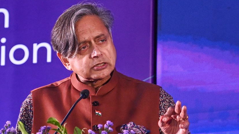 Shashi Tharoor supports PM Modi as Congress criticizes on sailor safety issue