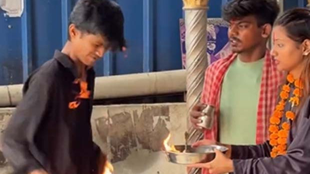 Risking lives for likes dangerous prank with holy Aarti sparks criticism against woman