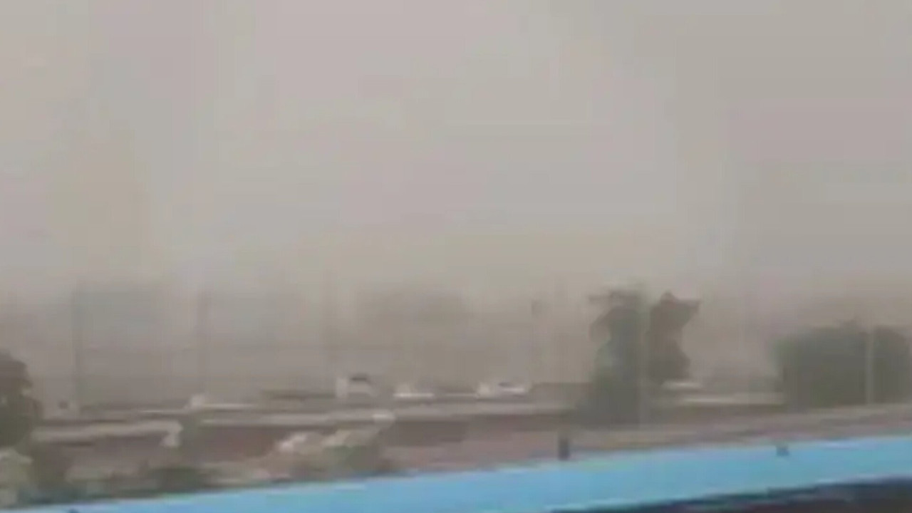 Delhi hit by massive dust storm and heavy winds