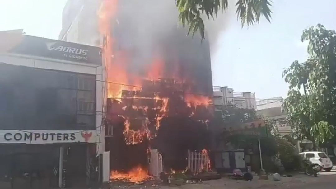 Lucknow Fire Accident Heartbreaking Final Phone Calls of Victims