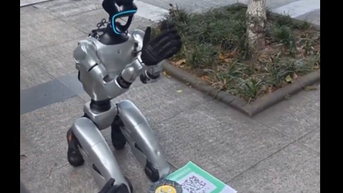 Unitree G1 robot begging on knees for power charging in China