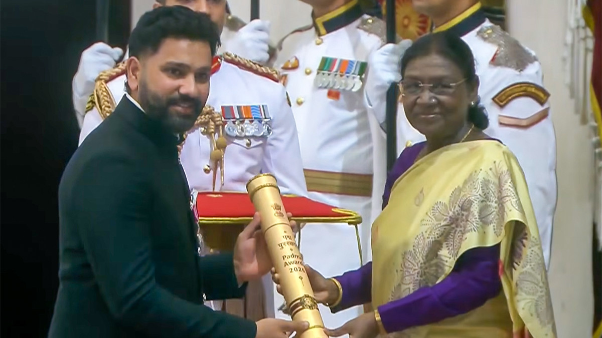 Rohit Sharma receives Padma Shri award from the President