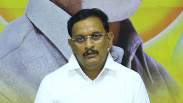 Kesineni Sivanath inspects arrangements at Mangalagiri for APL final
