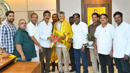 Chandrababu Naidu thanked by employee unions for cabinet decisions