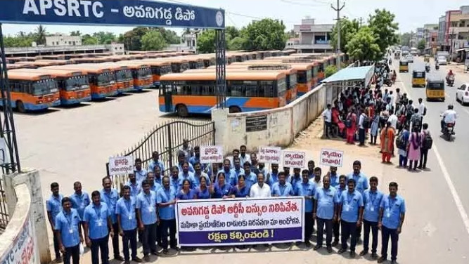 APSRTC Avanigadda depot staff protest against attacks by women passengers