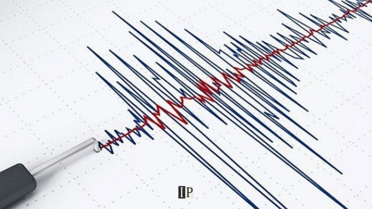 Delhi NCR witnesses strong earthquake tremors as people run out of houses
