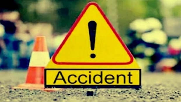 Hanamkonda road accident car crashes into house one dead