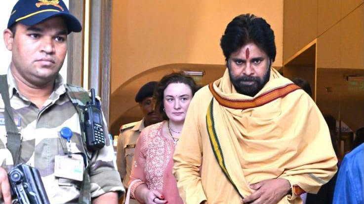 Pawan Kalyan visits Mumbai with his wife for medical checkups