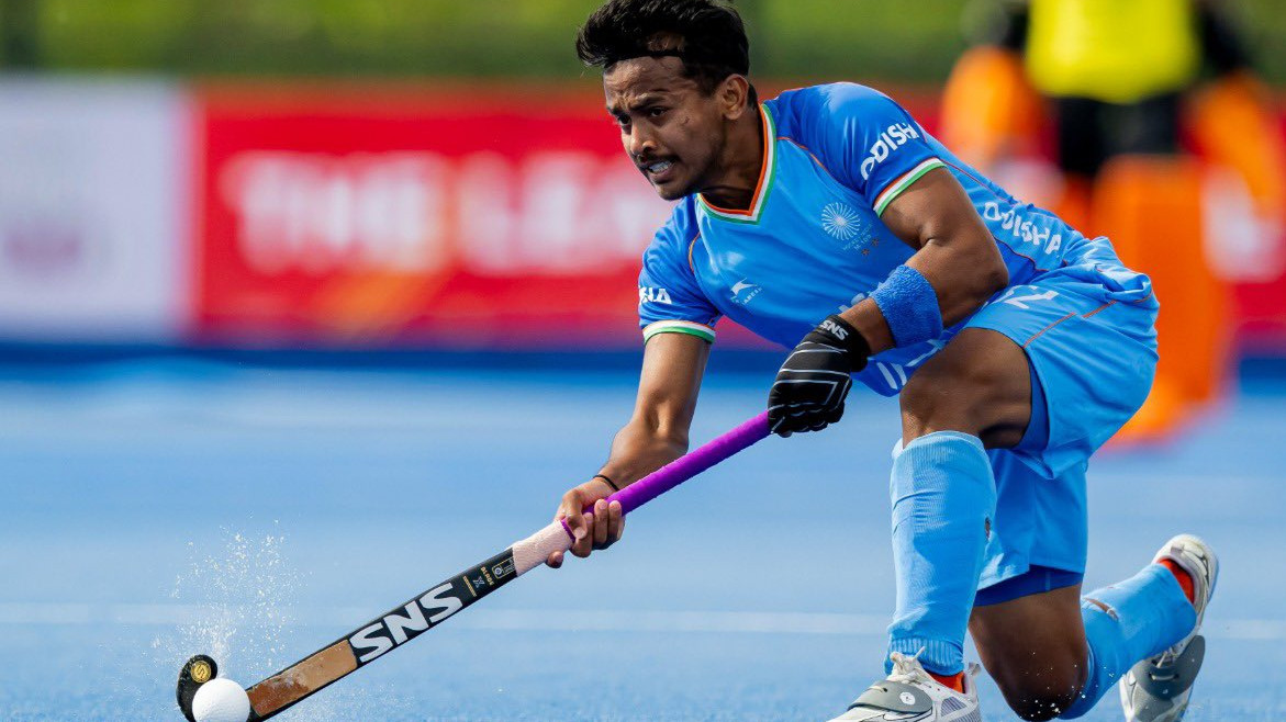 Indian Hockey Team wins against England while cricket teams face defeat